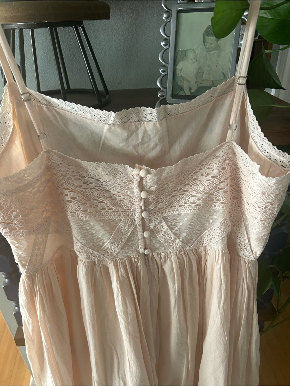 Delicate Pink Embroidered Maxi Dress - Brand: - Picture 4 of 11